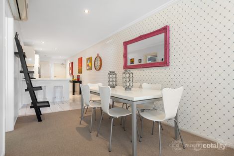 Property photo of 1/51 Lambert Road Indooroopilly QLD 4068