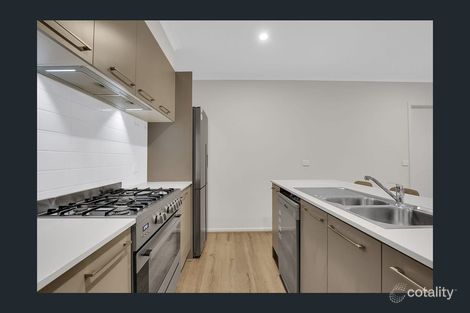 Property photo of 30 Macalister Grove Cobblebank VIC 3338
