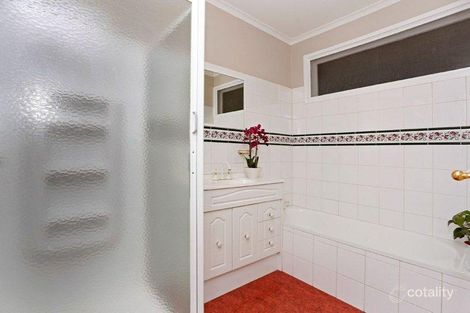 Property photo of 5 Cheviot Close Wantirna VIC 3152