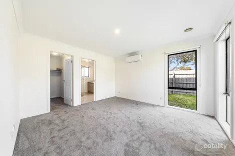 Property photo of 1 Bay Laurel Close Lynbrook VIC 3975