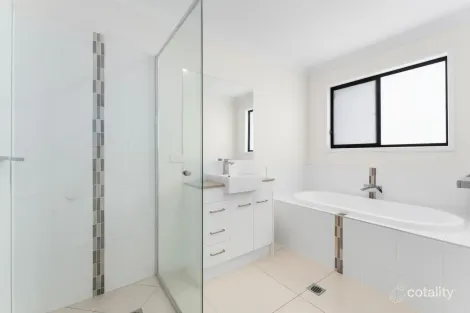 Property photo of 10 Harrison Place Pimpama QLD 4209