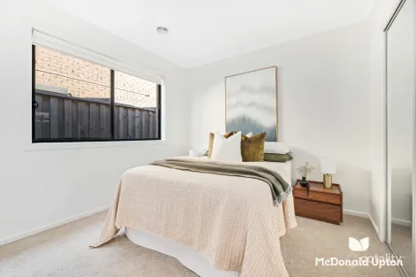 Property photo of 11 Lavinia Street Greenvale VIC 3059