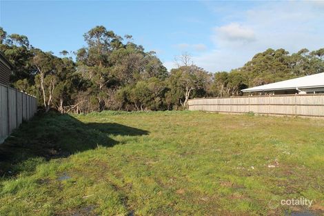 9 Blossom Rd, Cowes, VIC 3922