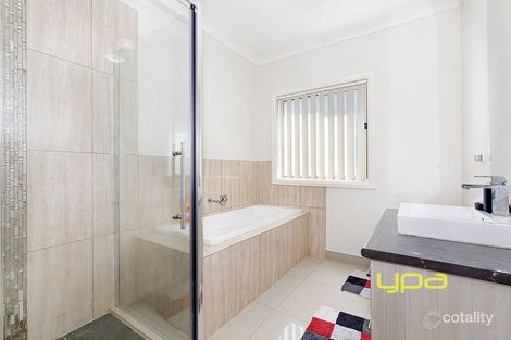 Property photo of 7 Allerton Way Roxburgh Park VIC 3064