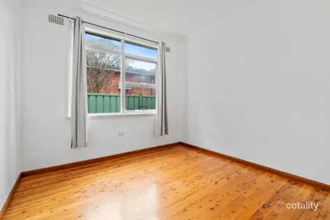 Property photo of 28 Bingara Road Macquarie Fields NSW 2564