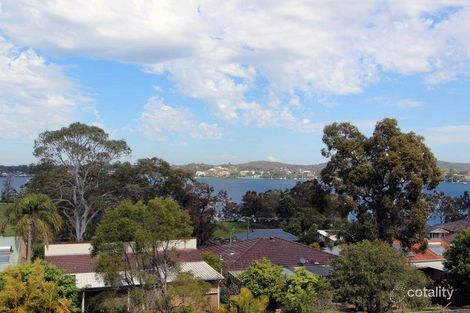 Property photo of 38 Middle Point Road Bolton Point NSW 2283