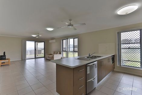 Property photo of 4 Kingfisher Court Meringandan West QLD 4352