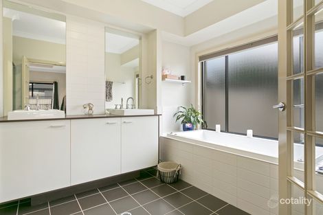 Property photo of 10 Emu Close Calala NSW 2340