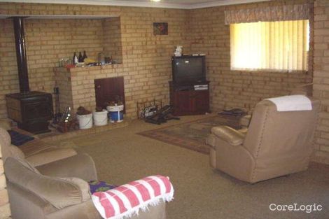 Property photo of 4 Falls Court Collie WA 6225