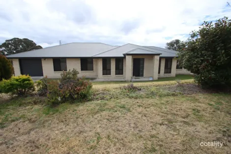 Property photo of 13 Parkes Drive Tenterfield NSW 2372