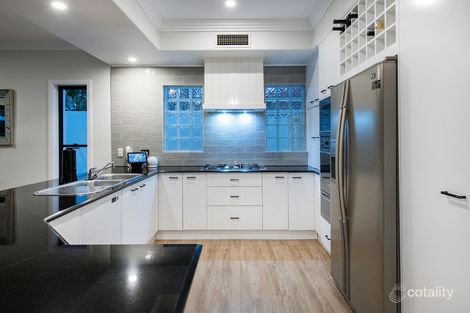 Property photo of 3160 Riverleigh Drive Hope Island QLD 4212