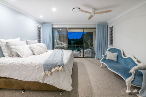 Property photo of 3160 Riverleigh Drive Hope Island QLD 4212