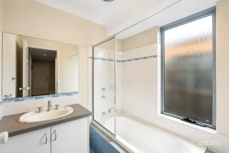 Property photo of 11 Bradshaw Crescent Ellenbrook WA 6069