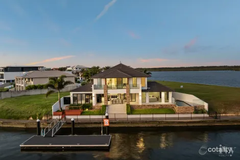 Property photo of 61 Knightsbridge Parade East Paradise Point QLD 4216