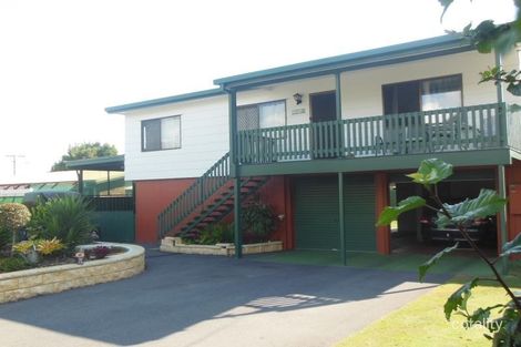 4 Grove Cres, Beachmere, QLD 4510