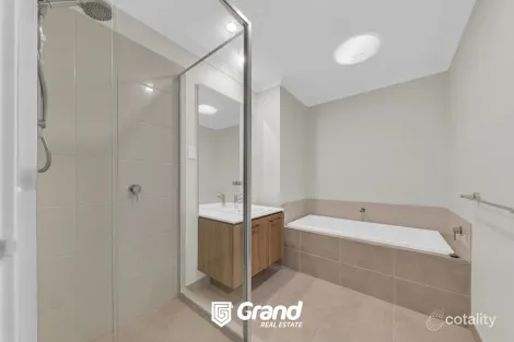 Property photo of 46 Treehouse Avenue Clyde VIC 3978