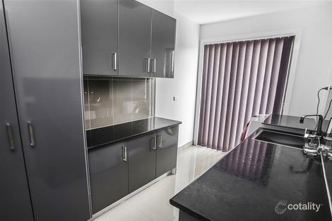 Property photo of 17 Rockwall Drive Craigieburn VIC 3064