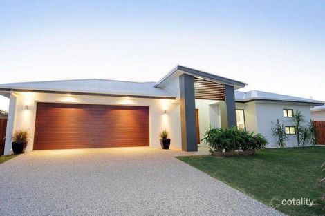 17 Airlie Cres, Pelican Waters, QLD 4551