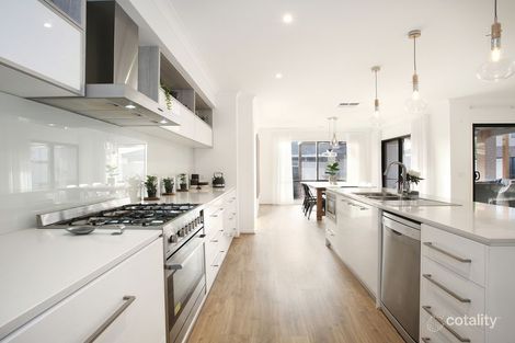 Property photo of 5 Calibre Circuit Clyde North VIC 3978