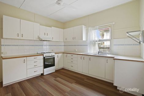 Property photo of 6 Endeavour Road Riverview QLD 4303