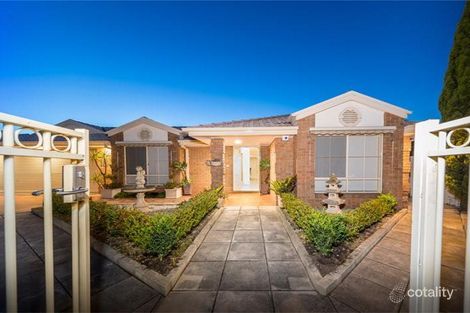 Property photo of 18 Hepburn Place Sydenham VIC 3037