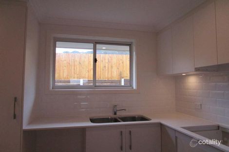 Property photo of 60 Wallbank Way Bulli NSW 2516
