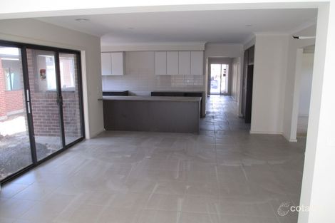 Property photo of 3 Corvette Avenue Cranbourne East VIC 3977