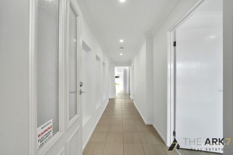 15 Riverina Bvd, Brookfield, VIC 3338