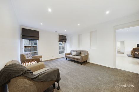 Property photo of 11 Dalton Way Cranbourne East VIC 3977