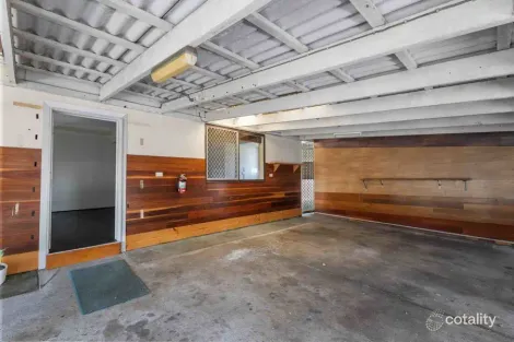 Property photo of 44 Billington Street Labrador QLD 4215