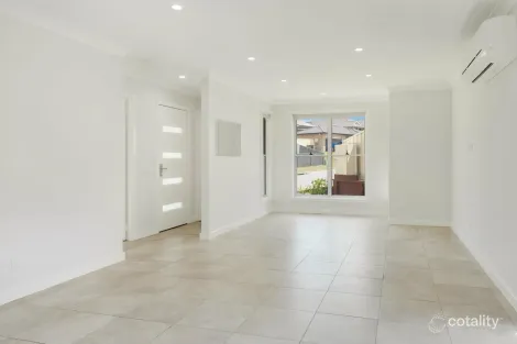 Property photo of 1/61 Clayton Crescent Rutherford NSW 2320