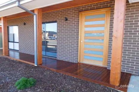 Property photo of 27 Cormorant Boulevard Kialla VIC 3631