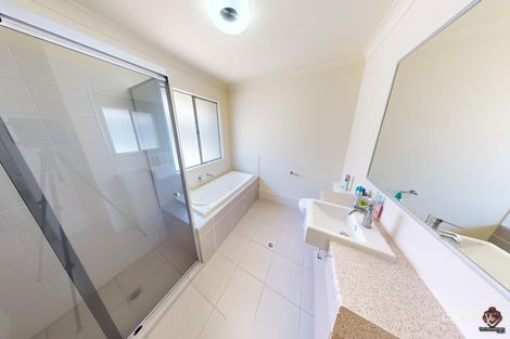 Property photo of 3 Jurien Crescent Varsity Lakes QLD 4227