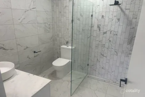 Property photo of 4 The Quadrangle Glen Waverley VIC 3150