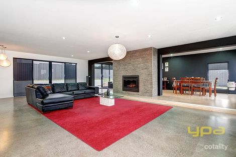 Property photo of 28 Fraserburgh Crescent Greenvale VIC 3059