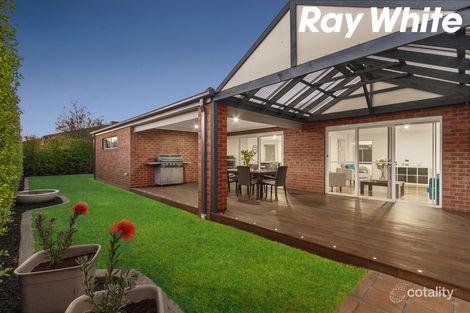 Property photo of 38 Honeyeater Way Pakenham VIC 3810