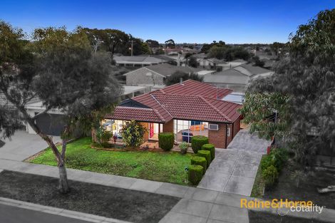 Property photo of 5 Bronhill Court Cranbourne West VIC 3977
