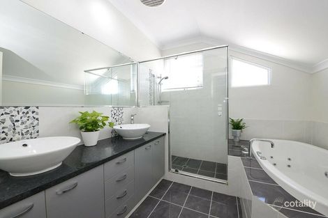 Property photo of 43 Rosinski Circle Tapping WA 6065