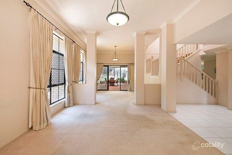 Property photo of 6 Henley Court Carindale QLD 4152