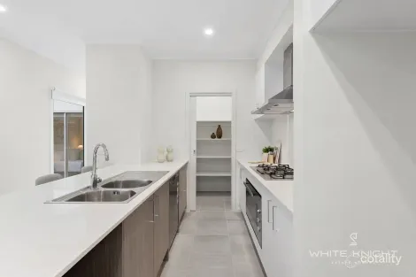 Property photo of 4 Rex Drive Thornhill Park VIC 3335