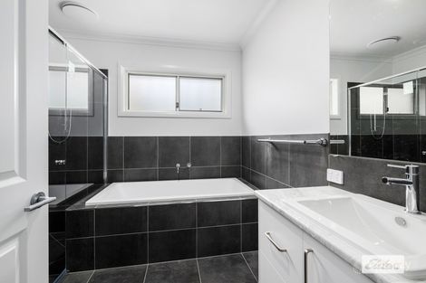 Property photo of 9 Willett Drive Wodonga VIC 3690