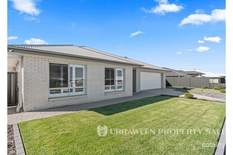 Property photo of 31 Mataranka Circuit Nikenbah QLD 4655