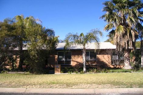 8 Alexander Ave, Roma, QLD 4455