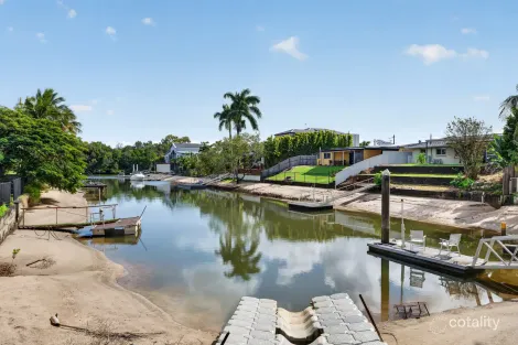 Property photo of 9 Pacific Boulevard Broadbeach Waters QLD 4218