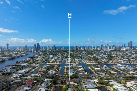 Property photo of 9 Pacific Boulevard Broadbeach Waters QLD 4218