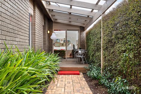 Property photo of 10 Tungun Street Narrabundah ACT 2604