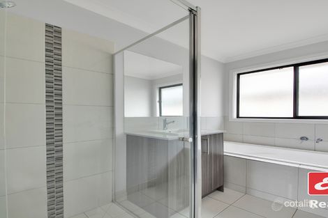 Property photo of 16 Jindalee Way Werribee VIC 3030