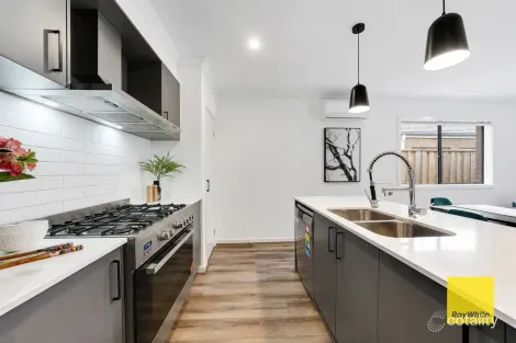 Property photo of 36 Valiant Street Deanside VIC 3336