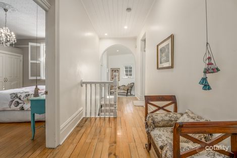 8 Bruce St, Cooks Hill, NSW 2300