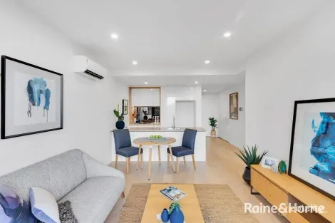 Property photo of 102/118 Cairnlea Drive Cairnlea VIC 3023